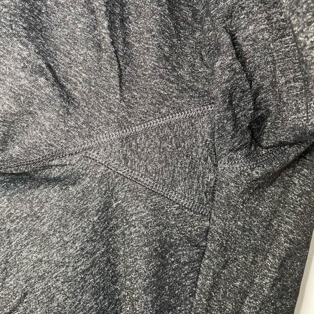 Lularoe Jade Workout Capris Daisy Patterned - Picture 9 of 11